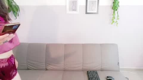 zara_fire online show from July 4, 2026, 9:21 pm