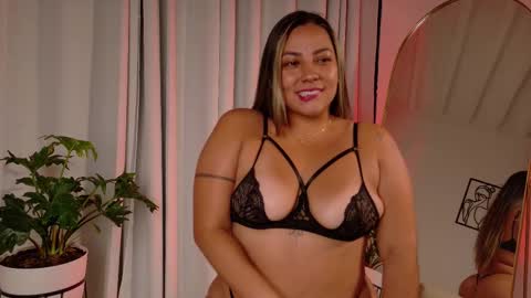 Snapshot of zara_nova chatting on February 14, 2026, 2:08 am Zara Nova online show from February 14, 2026, 2:08 am