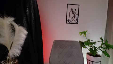 Zara Nova online show from April 1, 2026, 3:42 pm