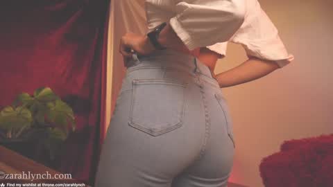 Miss Lynch   Next show  2911 online show from December 16, 2024, 11:50 pm