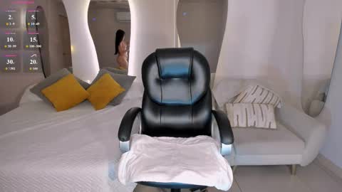 Zara  online show from March 15, 2026, 5:30 pm