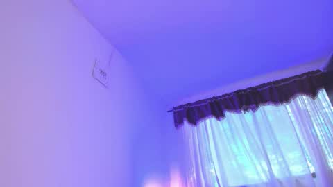   online show from October 21, 2025, 6:19 pm