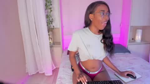 Snapshot of zaraprescott chatting on May 13, 2026, 8:16 pm SARA online show from May 13, 2026, 8:16 pm