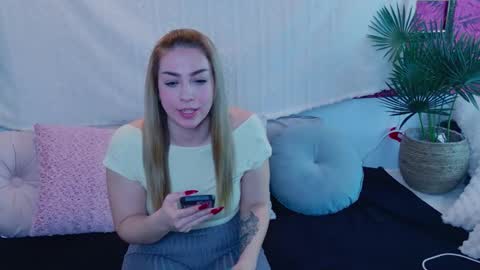 zarasplayground online show from December 20, 2025, 3:52 pm