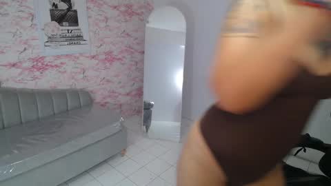 Snapshot of zarcasutra_t chatting on January 11, 2026, 12:43 pm Isabella online show from January 11, 2026, 12:43 pm