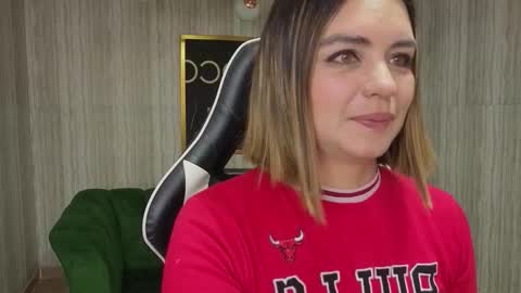 Snapshot of zarcasutra_t chatting on January 15, 2026, 12:32 pm Isabella online show from January 15, 2026, 12:32 pm