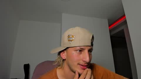 Zarcoo online show from April 6, 2026, 4:46 am