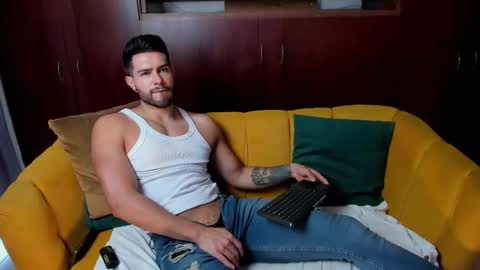 Snapshot of zarekfox chatting on October 4, 2025, 2:26 pm Zarek online show from October 4, 2025, 2:26 pm