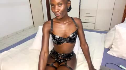 zaria_amara online show from July 25, 2026, 7:22 pm