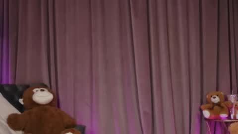 zariaavera online show from March 31, 2026, 7:36 pm