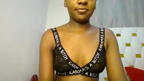 Snapshot of zariah011 chatting on May 18, 2026, 4:07 am zariah online show from May 18, 2026, 4:07 am