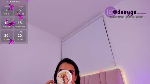 Zariana online show from September 30, 2025, 10:59 pm