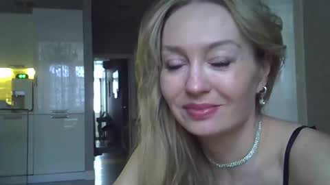 Zarina Swift online show from January 20, 2025, 4:10 am