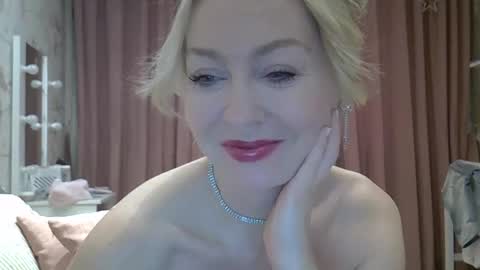 Zarina Swift online show from October 6, 2025, 4:21 am