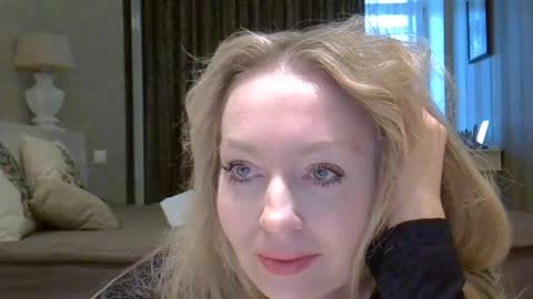 Zarina Swift online show from February 4, 2026, 4:40 am