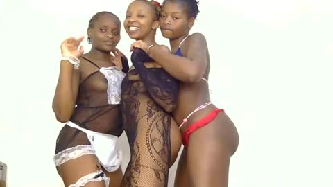 Snapshot of zariyah_ chatting on July 7, 2026, 7:23 am Zariyah online show from July 7, 2026, 7:23 am