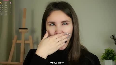 Emilia online show from October 19, 2025, 12:11 am