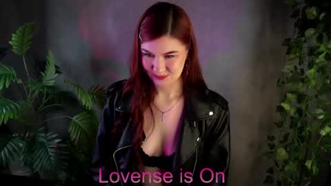 Emilia online show from April 28, 2026, 12:43 pm