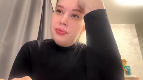 Sindy online show from March 3, 2026, 4:24 pm