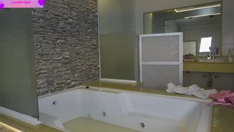 zenda_biancha online show from March 31, 2026, 11:38 pm