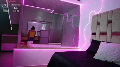 zenda_biancha online show from April 9, 2026, 11:37 am