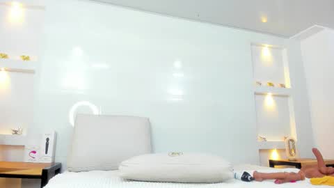 Zenda Evans online show from January 7, 2026, 4:15 am