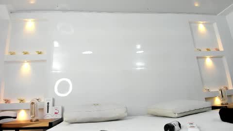 Zenda Evans online show from February 5, 2026, 4:06 am