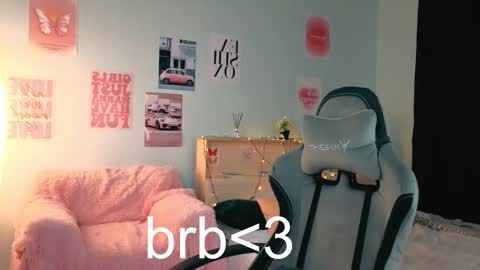 Snapshot of zeneexe chatting on February 23, 2026, 7:44 pm Lara online show from February 23, 2026, 7:44 pm