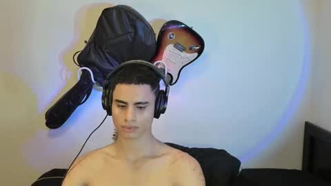 zenzhu online show from December 23, 2024, 5:28 am