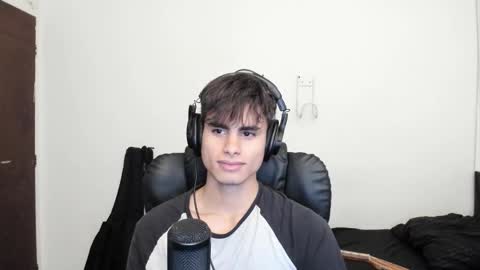 zenzhu online show from December 22, 2025, 12:51 am