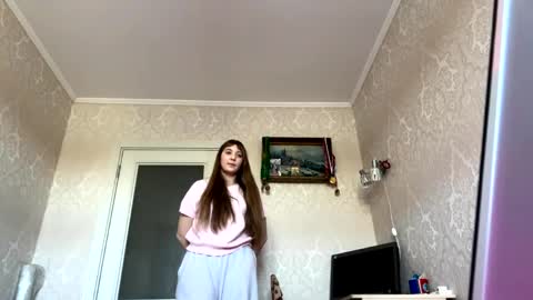 zeniabrossoit online show from June 2, 2026, 7:54 am