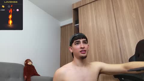 Snapshot of zenn_rush chatting on December 14, 2024, 12:12 pm Zenn online show from December 14, 2024, 12:12 pm