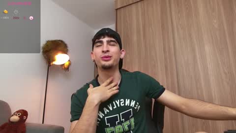 Snapshot of zenn_rush chatting on January 29, 2025, 12:35 pm Zenn online show from January 29, 2025, 12:35 pm