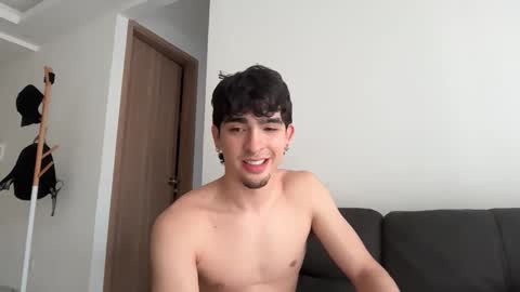 Snapshot of zenn_rush chatting on October 23, 2025, 2:49 pm Zenn online show from October 23, 2025, 2:49 pm