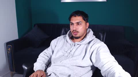 zenobaro online show from January 19, 2025, 4:04 pm