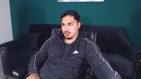 zenobaro online show from January 21, 2025, 3:32 pm