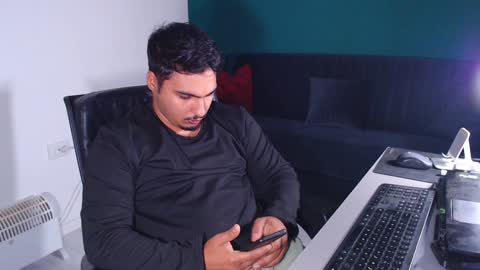 zenobaro online show from February 4, 2025, 1:59 pm