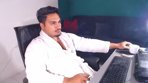 zenobaro online show from February 5, 2025, 8:21 am