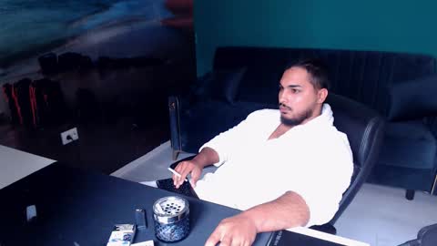 zenobaro online show from October 17, 2025, 7:55 am