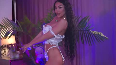 Snapshot of zenydaxbelle chatting on January 6, 2026, 1:59 pm Zenyda online show from January 6, 2026, 1:59 pm