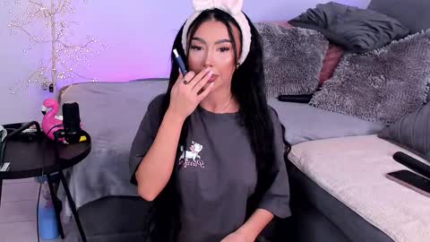 Snapshot of zenydaxbelle chatting on February 5, 2026, 12:54 pm Zenyda online show from February 5, 2026, 12:54 pm