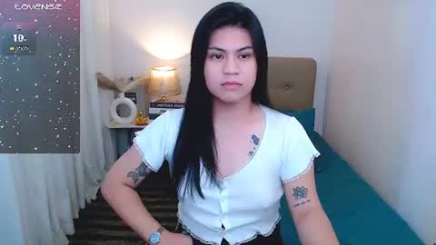zephyraaaaa online show from July 27, 2026, 2:57 pm