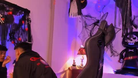 zeus_blaze online show from October 7, 2025, 7:49 am