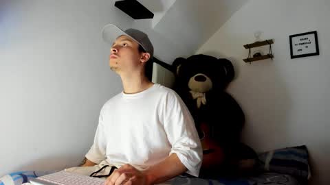 Snapshot of zeusjeff chatting on October 25, 2025, 7:08 pm zeus online show from October 25, 2025, 7:08 pm