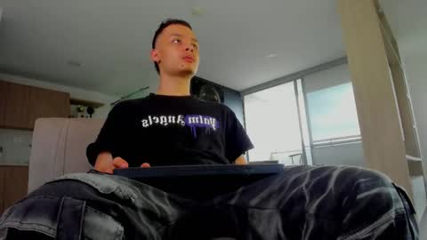 Snapshot of zeusjeff chatting on November 3, 2025, 8:10 pm zeus online show from November 3, 2025, 8:10 pm