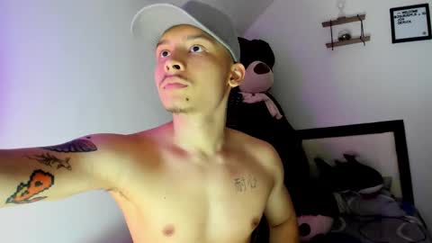 Snapshot of zeusjeff chatting on November 7, 2025, 8:42 pm zeus online show from November 7, 2025, 8:42 pm
