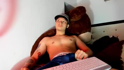 Snapshot of zeusjeff chatting on December 2, 2025, 9:10 pm zeus online show from December 2, 2025, 9:10 pm
