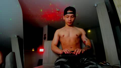 Snapshot of zeusjeff chatting on December 23, 2025, 4:32 am zeus online show from December 23, 2025, 4:32 am
