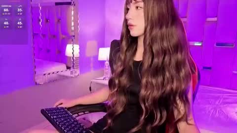 Zhara  online show from November 23, 2025, 12:38 pm