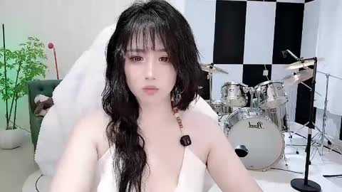 zhen online show from October 6, 2025, 6:05 pm